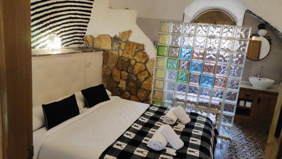 Suitetrails - 2 bedrooms house with city view and enclosed garden at Purullena