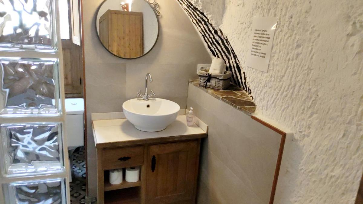 Suitetrails - 2 bedrooms house with city view and enclosed garden at Purullena