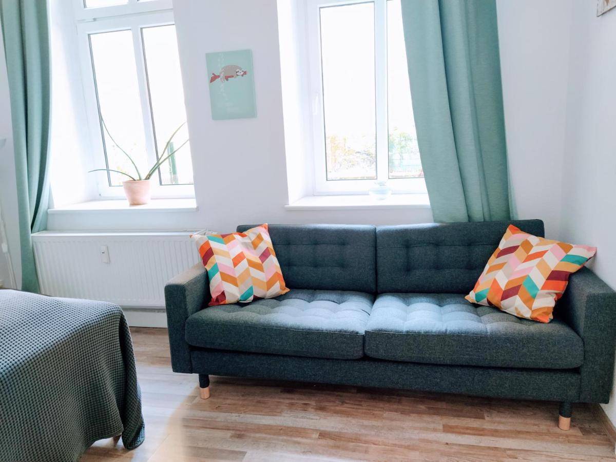 Central 2 bedroom flat for families & calm guests - Housity