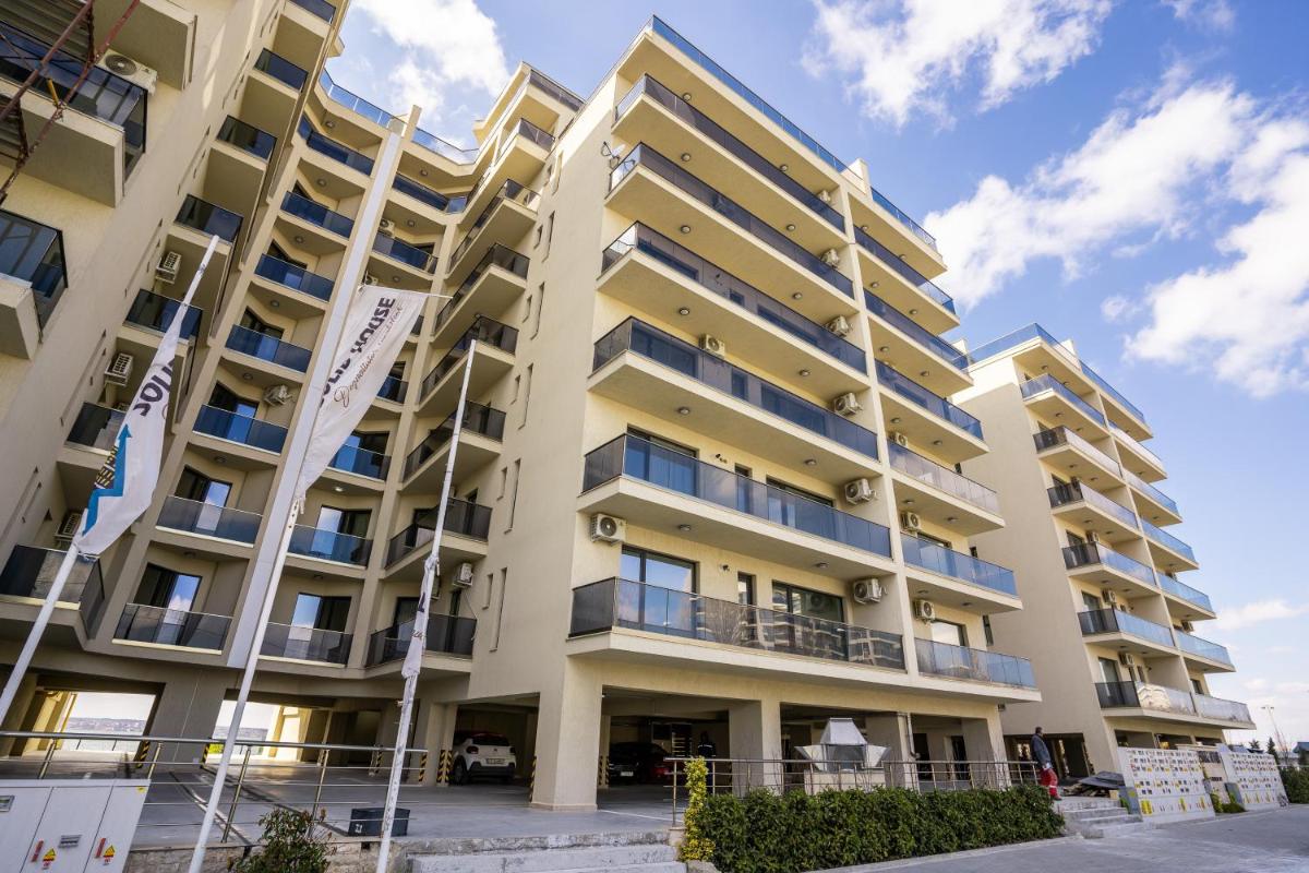 SOLID BARRELS LUXURY Studios - Housity