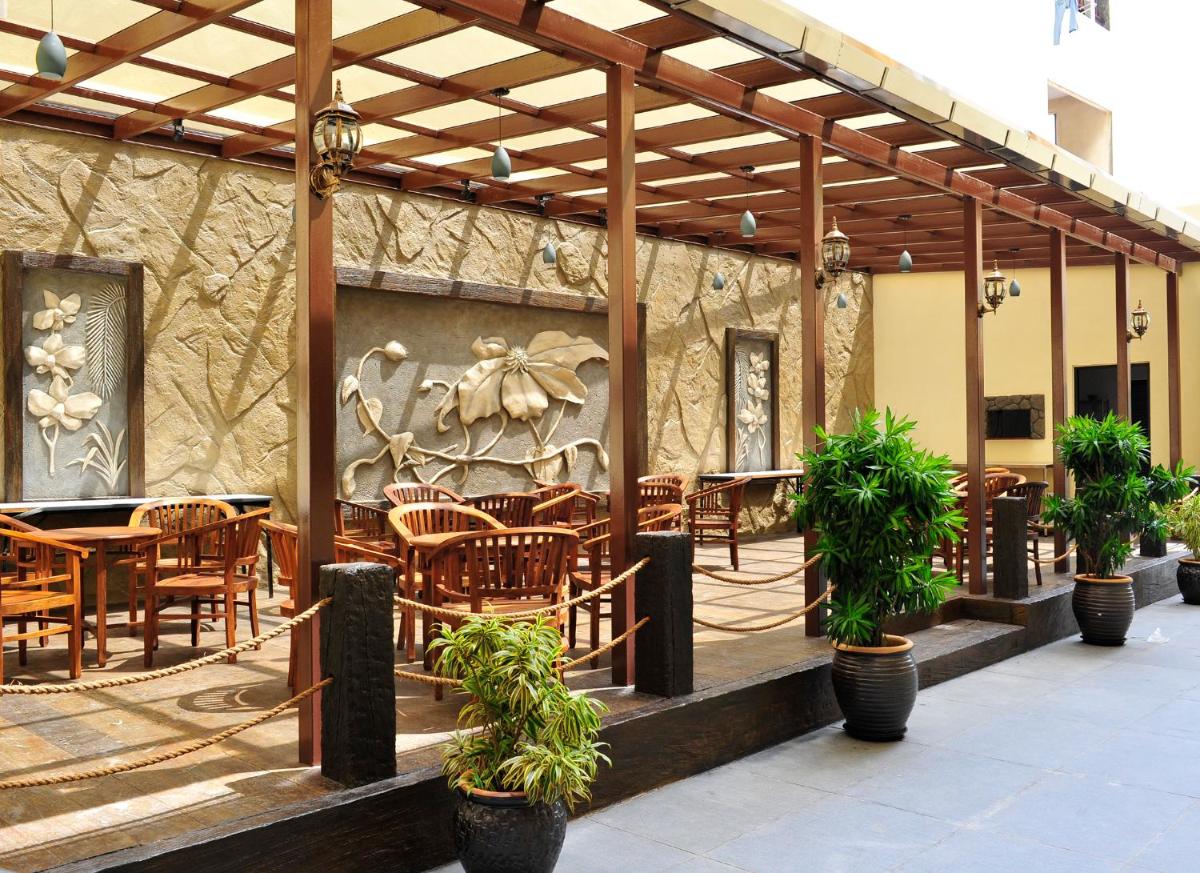 Hallmark Express Hotel - Housity