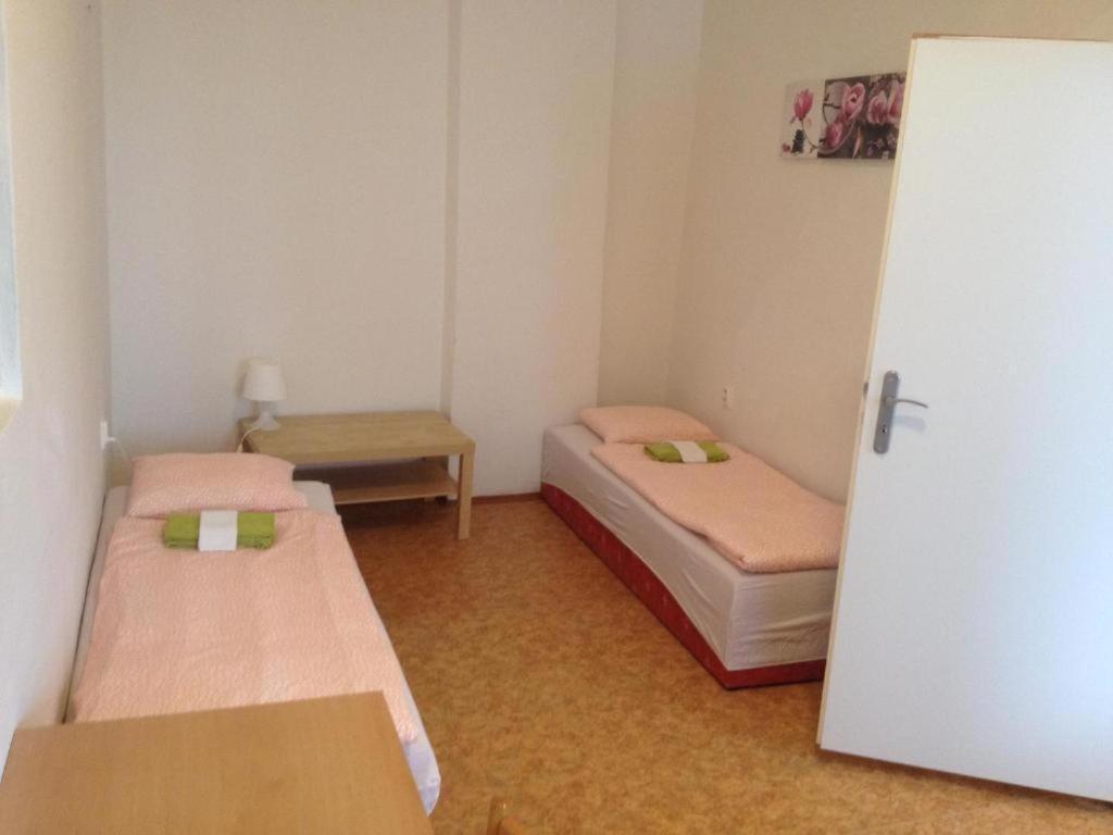 Near main railway and bus station - Housity