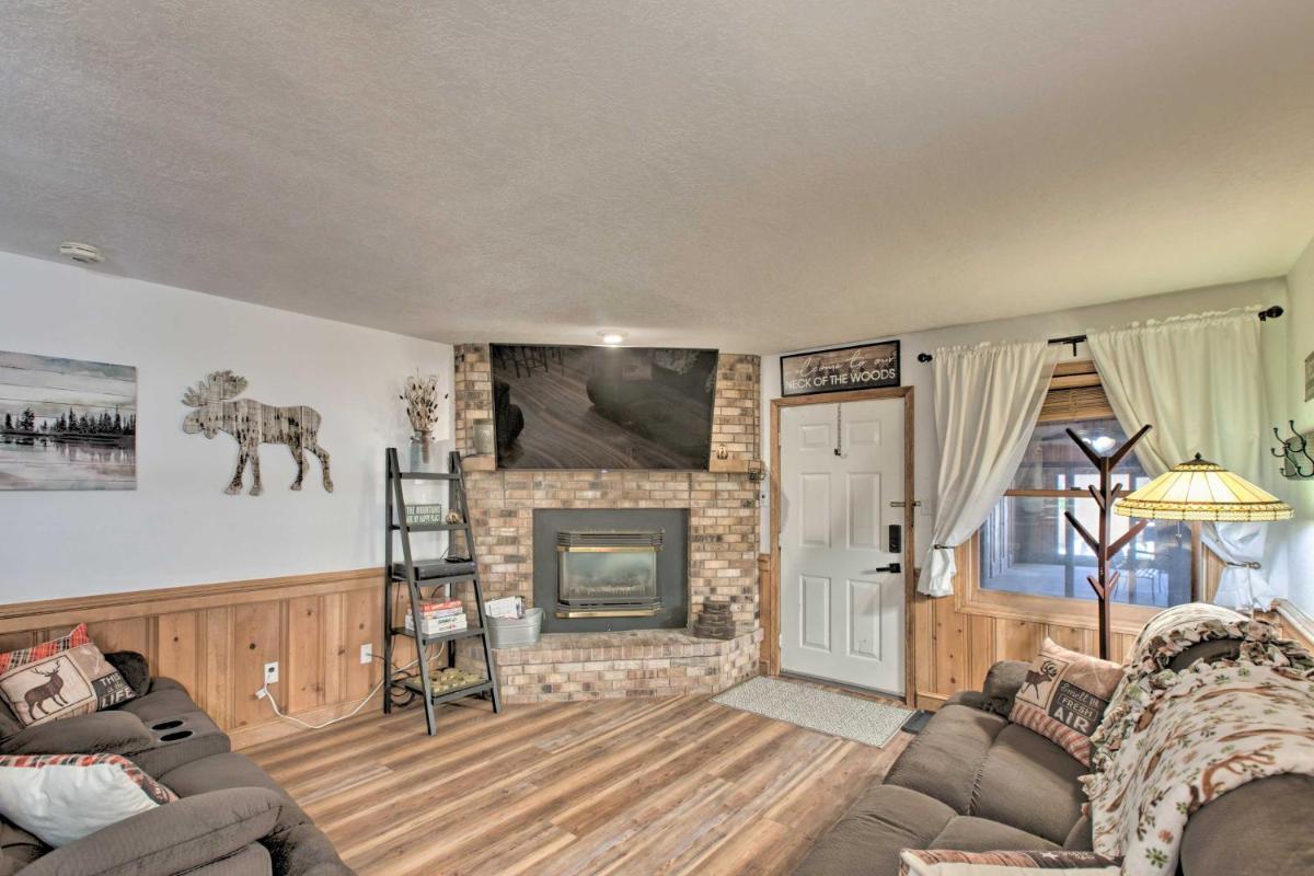 Spacious Ski Condo Walk to Lifts and Shuttle! - Housity