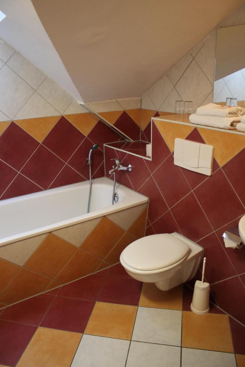 Waldhaus Colditz Garni - Housity