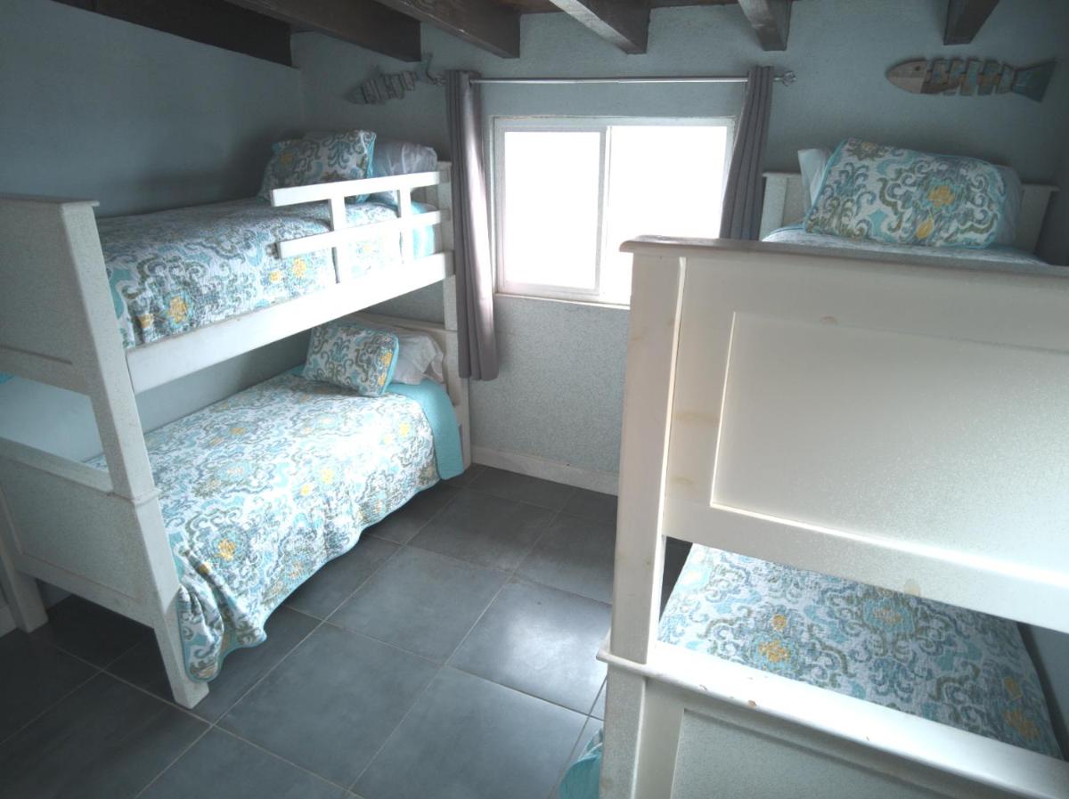 Rosarito Beach House Sleeps 14 & Steps to Sandy Beach Mins to Downtown - Housity