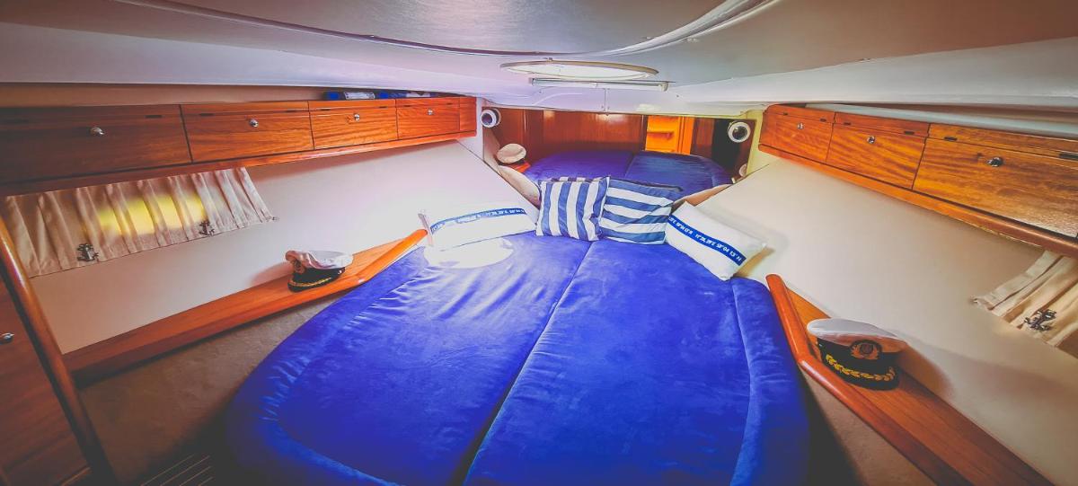Jacht Motorowy Zegrze - Housity