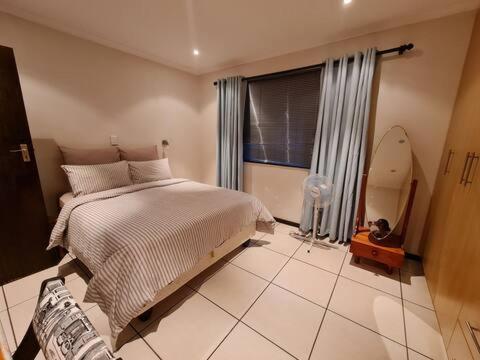 The Hide A On Devereux - Housity