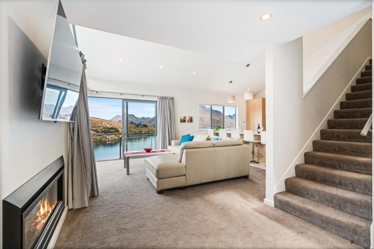 Lakeview Retreat - Queenstown Holiday Home - Housity