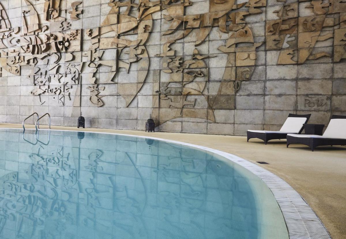 A piscina em ou perto de Crowne Plaza Vilamoura - Algarve by IHG