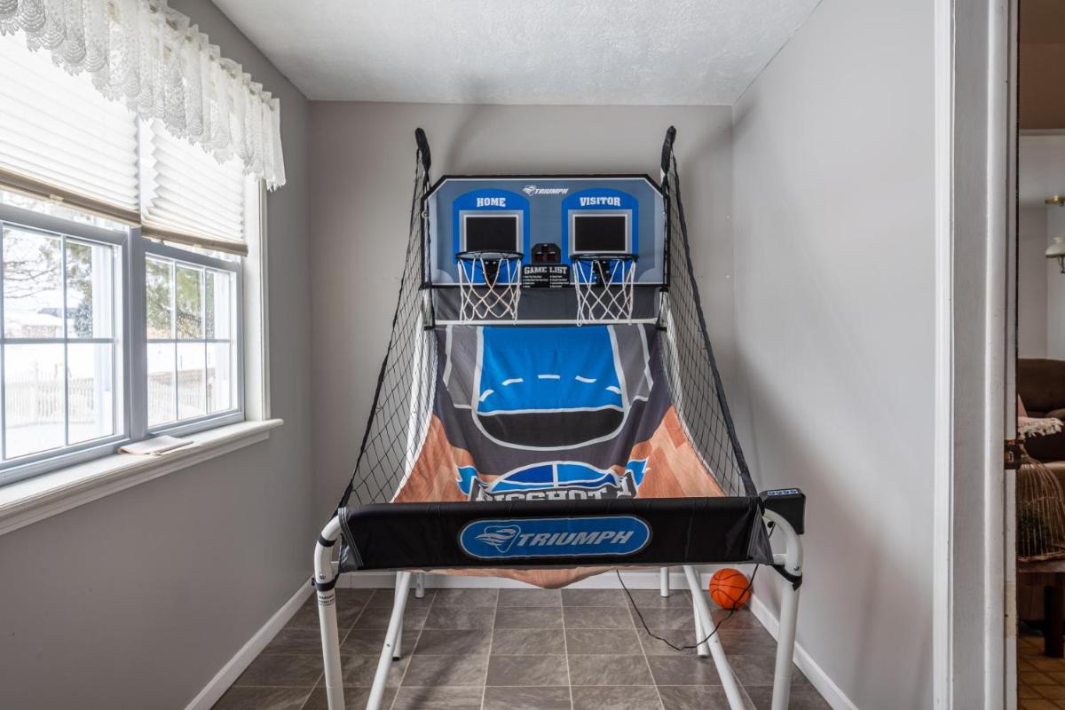Weaver Ridge Manor - Housity