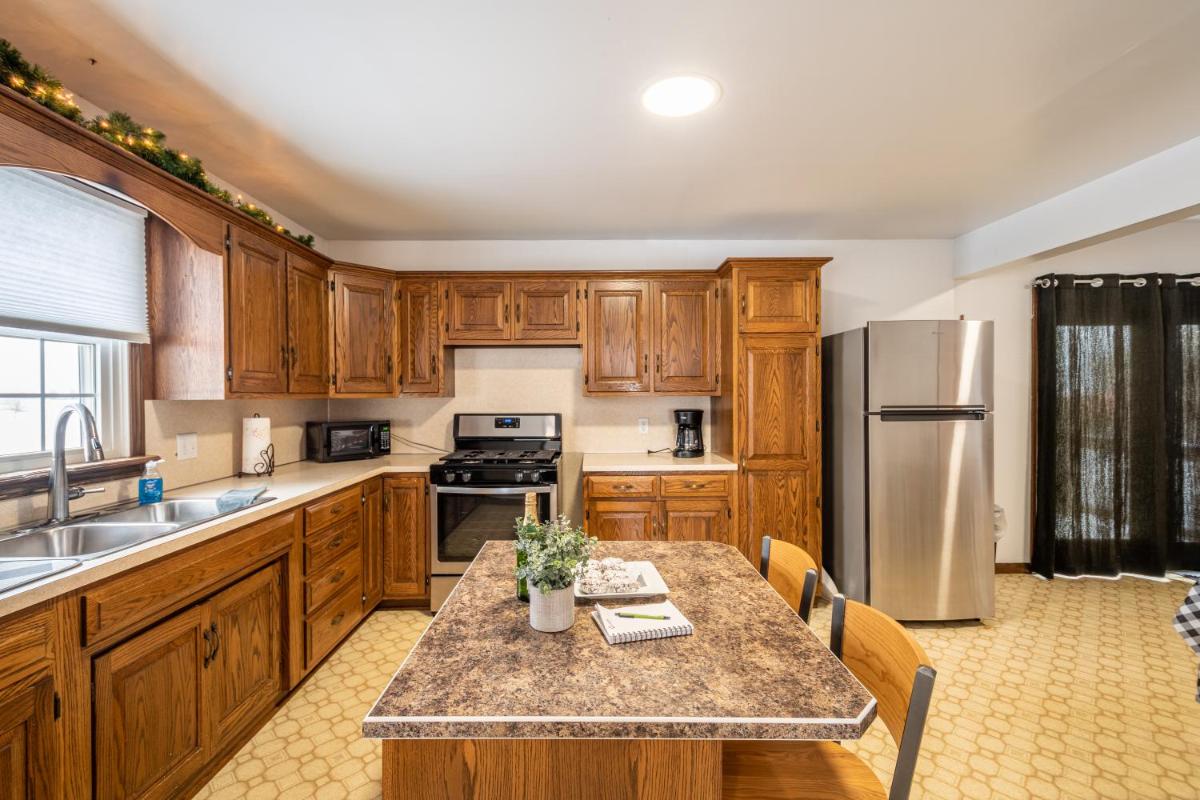 Weaver Ridge Manor - Housity