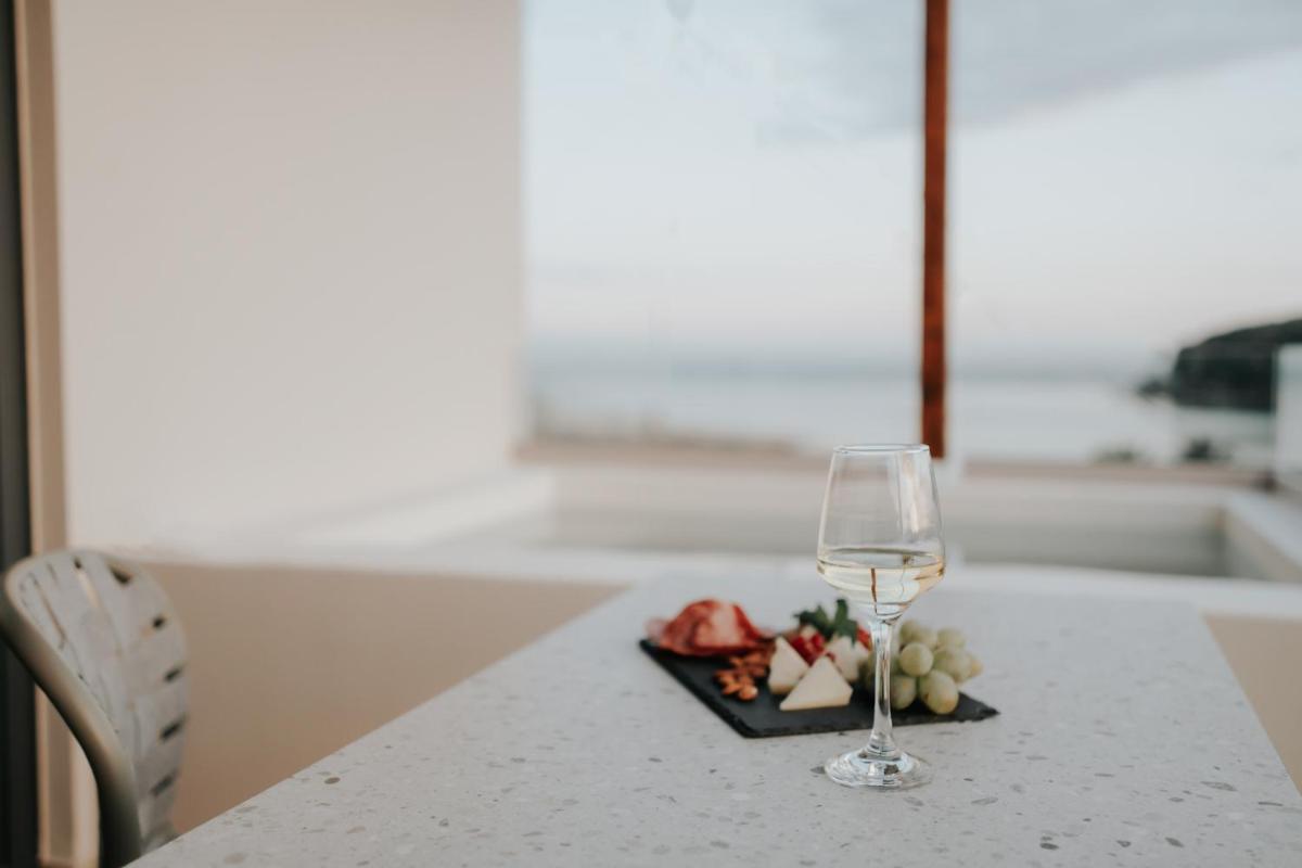 Suitetrails - Somnus Suites Parga