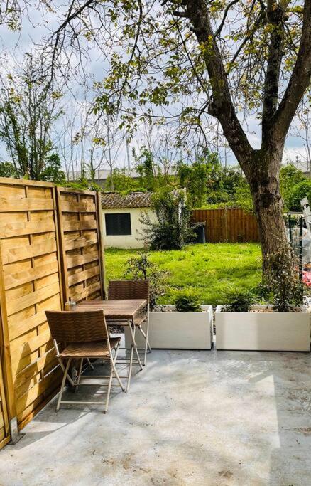 Le Belloc- Suberbe appartement T1 bis - Au calme - Terrasse - Vue jardin - Housity