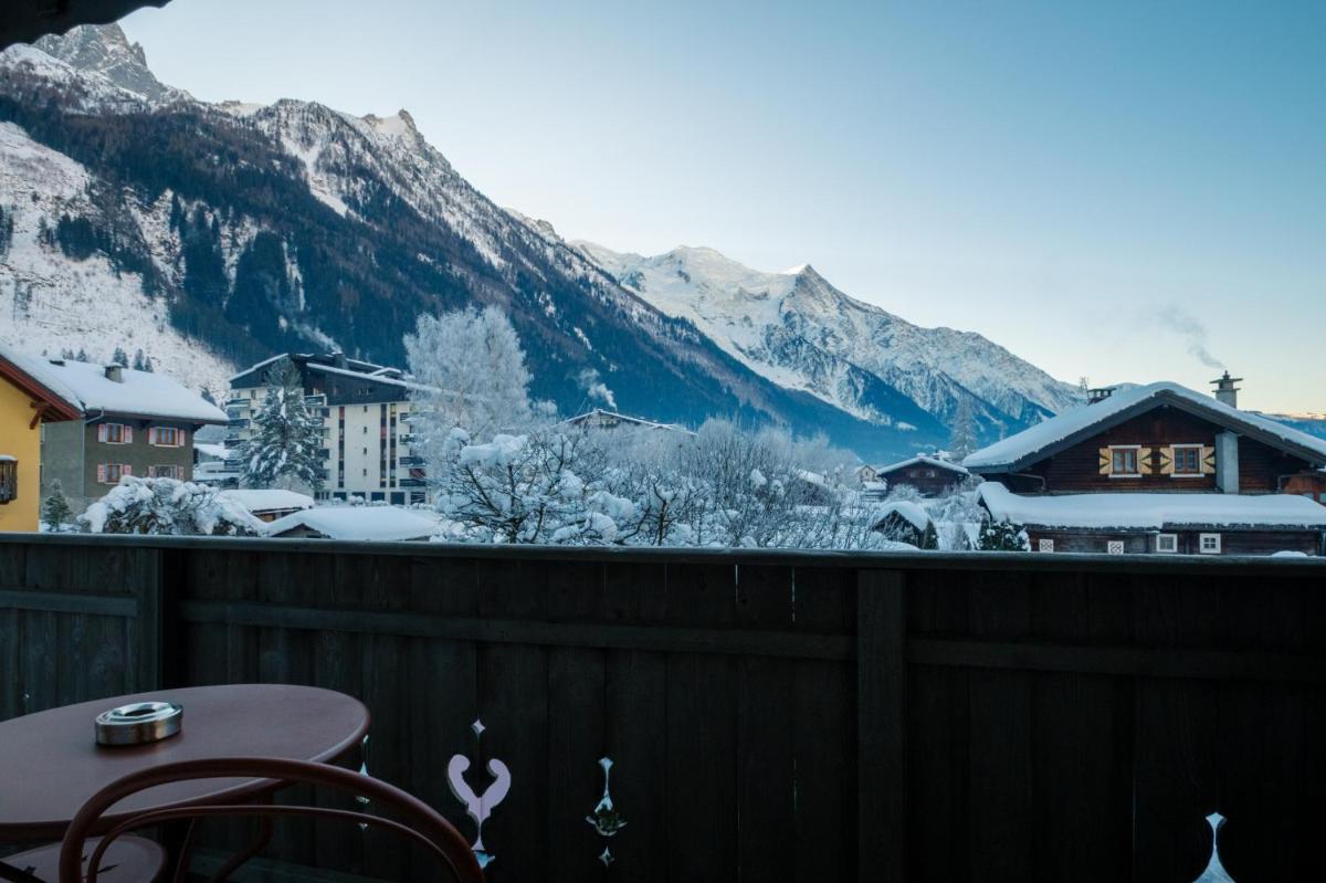 Vue générale sur la montagne ou vue sur la montagne depuis l'hôtel