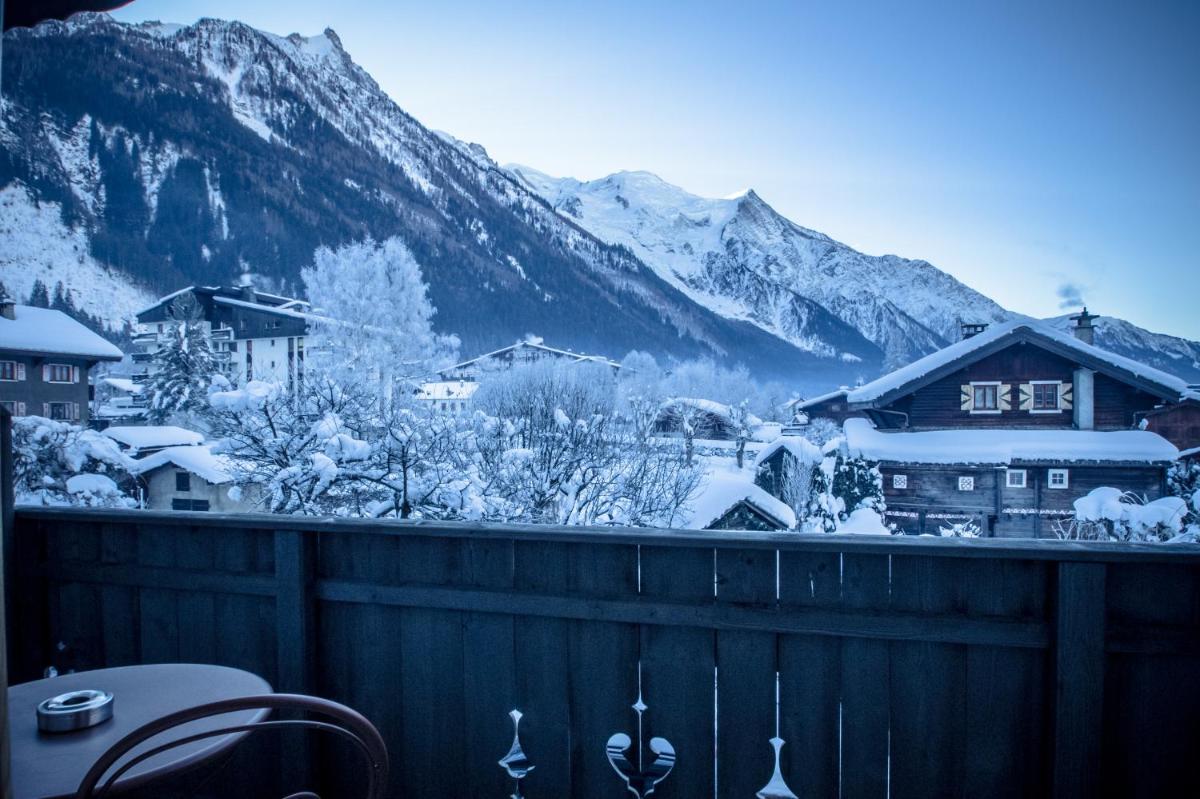 Vue générale sur la montagne ou vue sur la montagne depuis l'hôtel