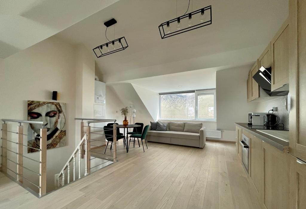 Charming duplex on the canal Brussels - Housity