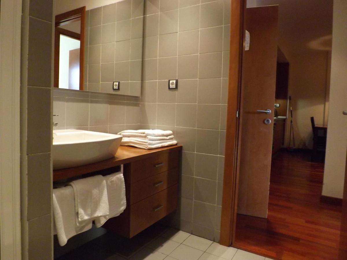Roca Nevada Suites - Housity
