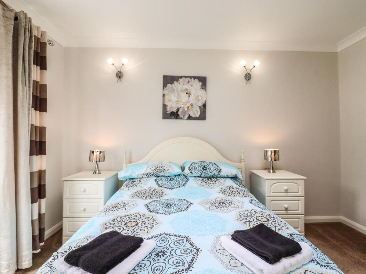 493 Little Wakering Road - Housity