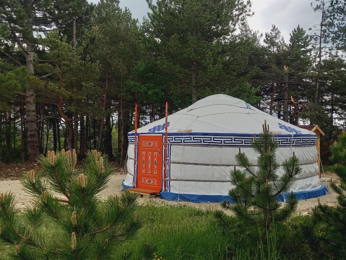 A Ventoux Yourte - Housity