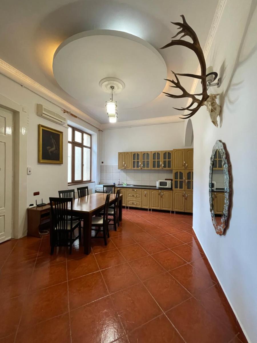 M & I Apartment 1 - Housity