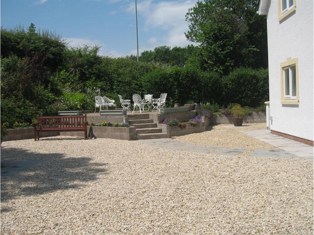 Hazelwood House - Housity