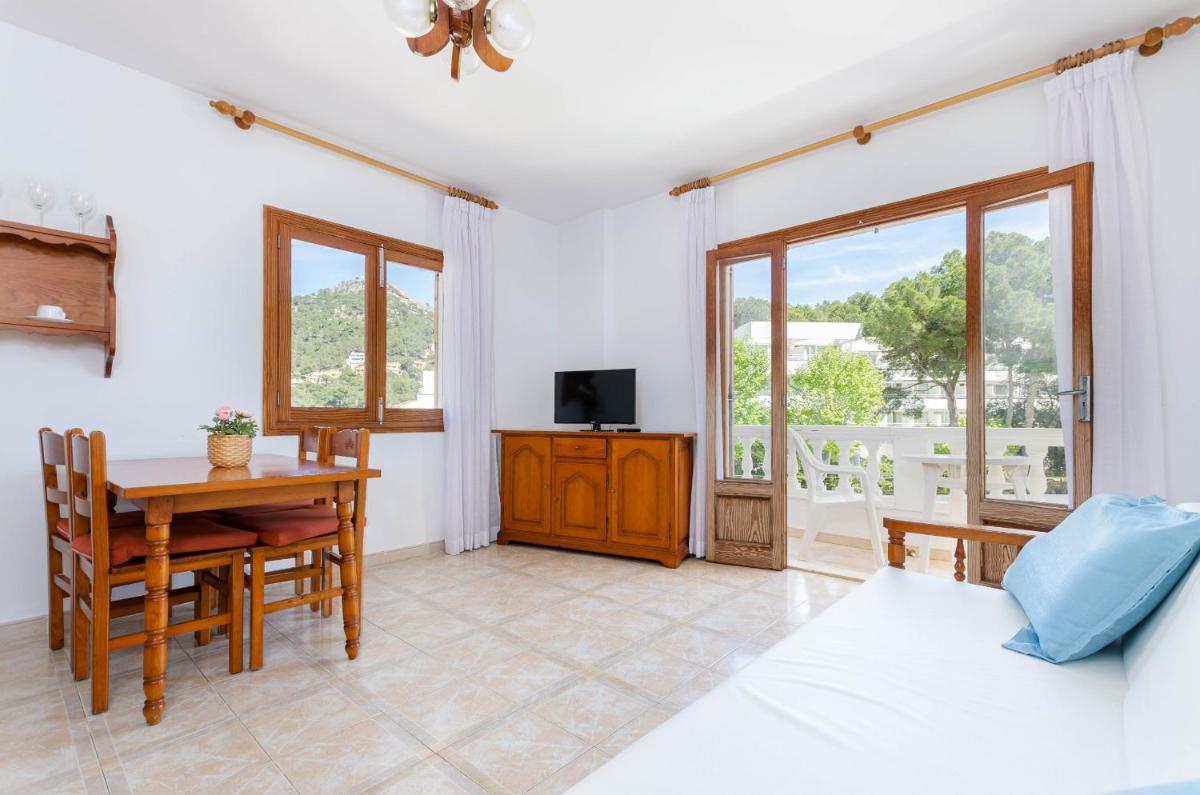 YourHouse La Cabanya 8 beach apartments in Canyamel - Housity