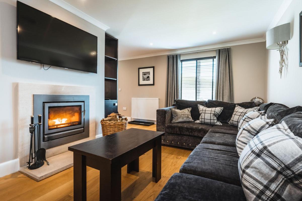 Kenmore Luxury Lodges - Housity