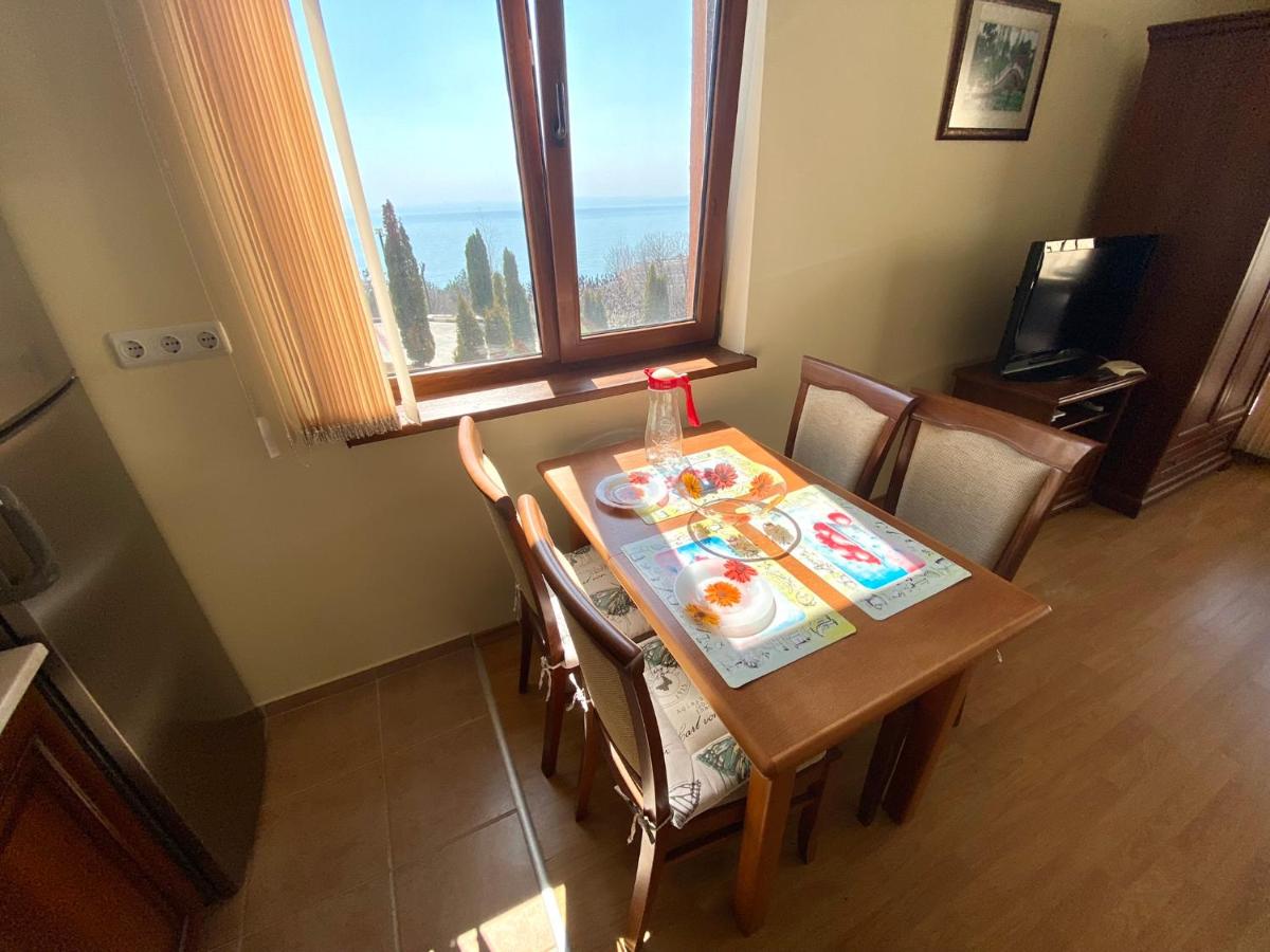 Suitetrails - Bratanov Sea View Apartments