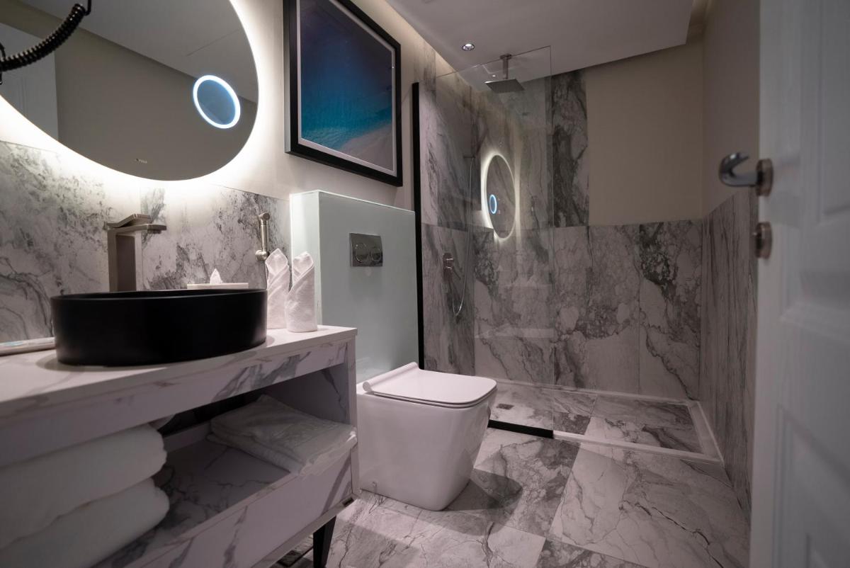 Suitetrails - Prime Al Corniche Hotel