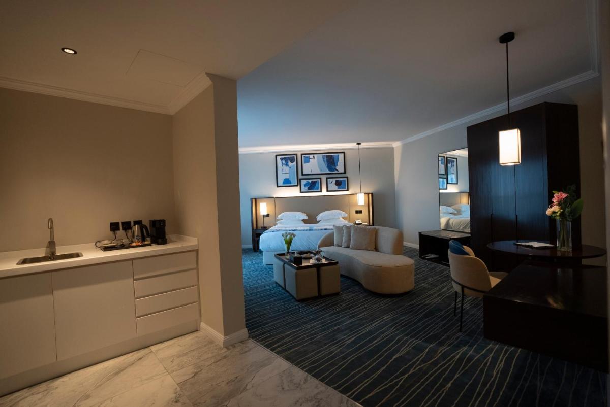 Suitetrails - Prime Al Corniche Hotel