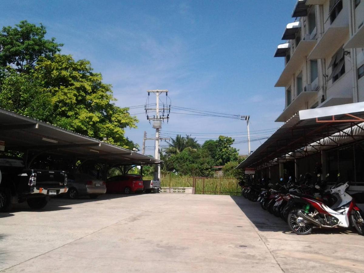 Sathorn Waterside Chaiyaphum Residence (At HOme) - Housity