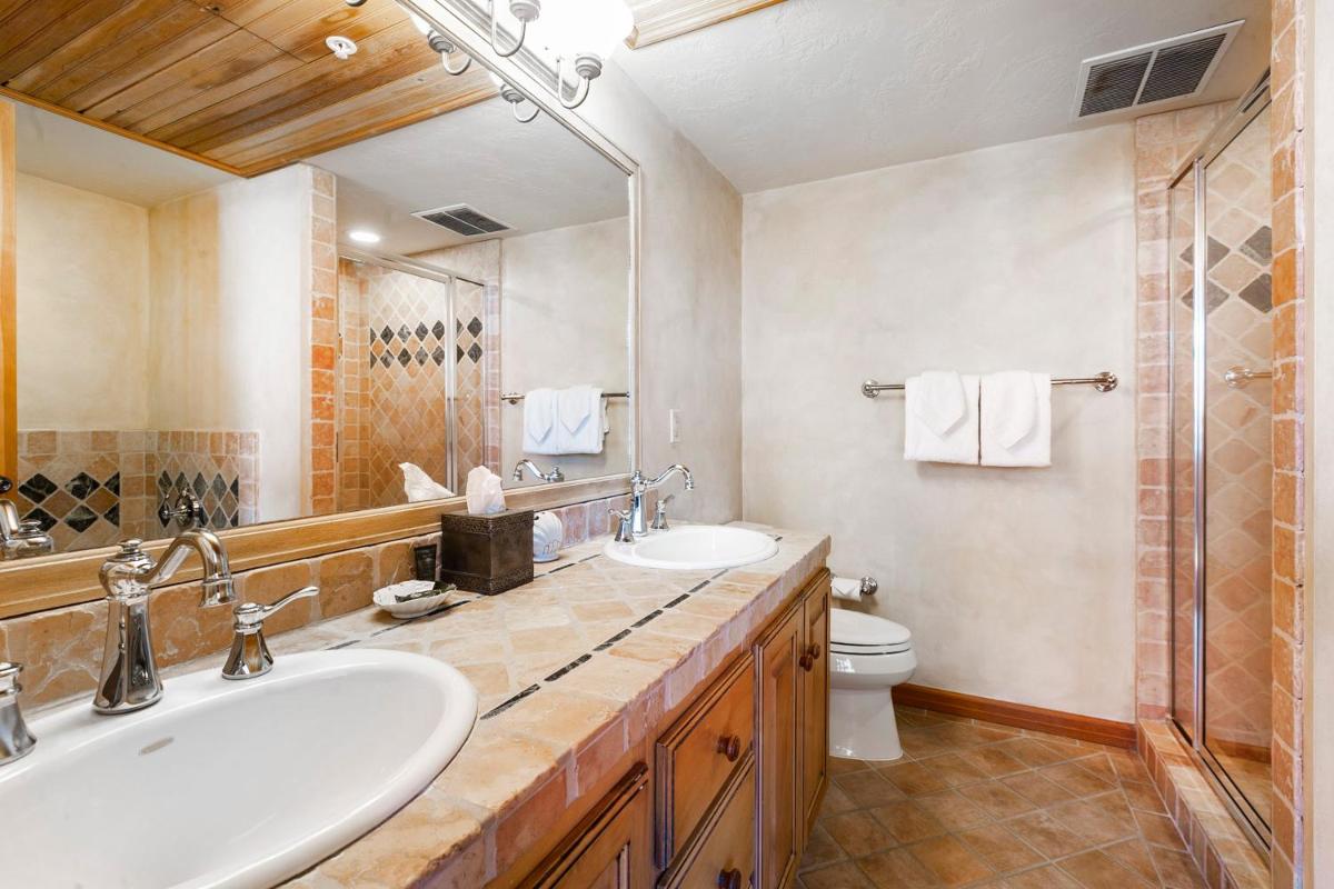 The Caledonian by All Seasons Resort Lodging - Housity