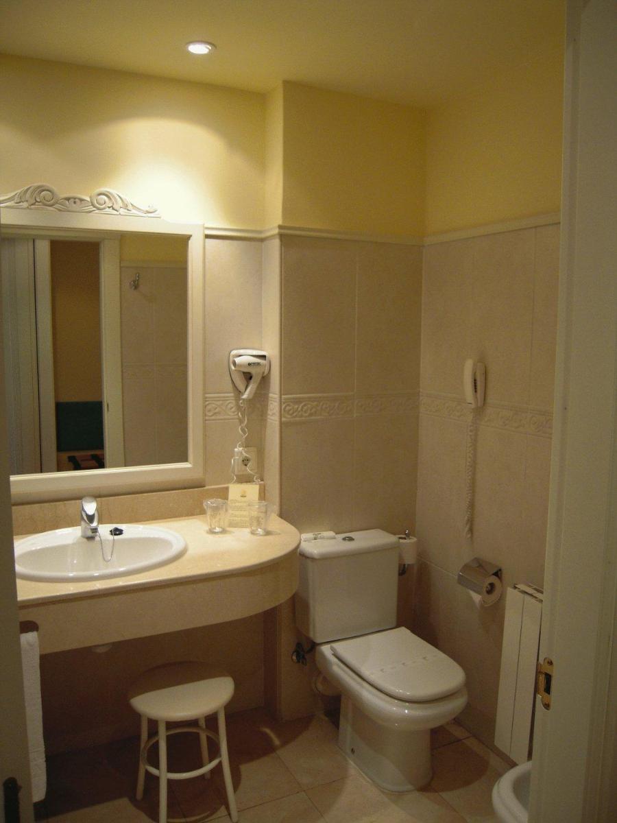 Un baño de Silken Spa La Hacienda De Don Juan