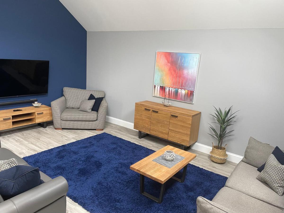 The Store by Caithness Luxury Apartments NC500 - Luxury modern conversion with open plan living - Sleeps 4 - PREFERENTIAL RATES FOR LONG STAY TRADES - CONTACT US - - Housity