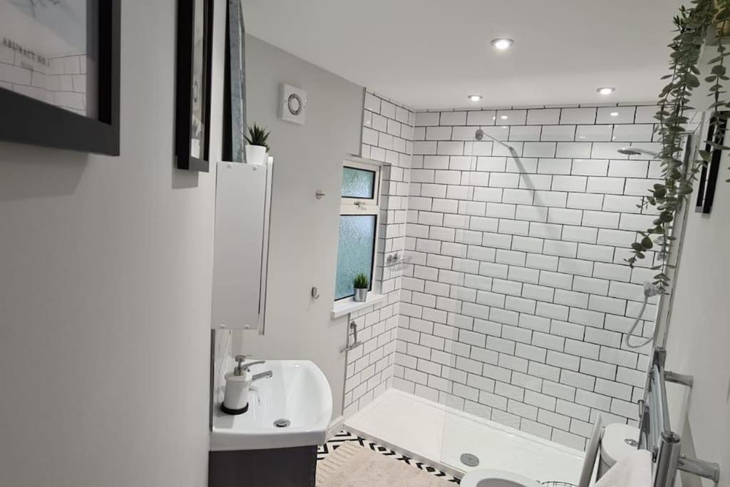 Morris Lodge, Southampton - 1 bedroom, Free WIFI & Parking - Housity