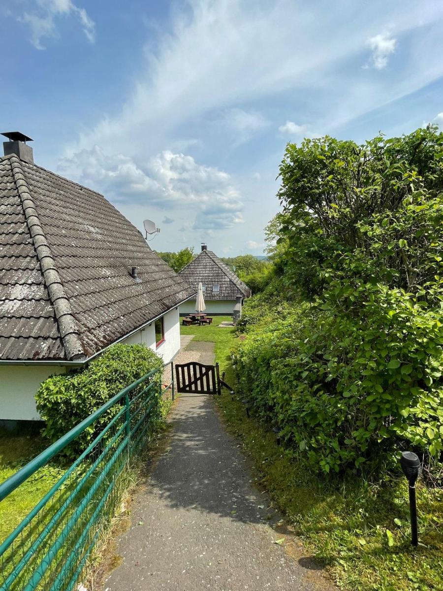 Ferienhaus "Gestiefelter Kater" am See im Bergland - Housity