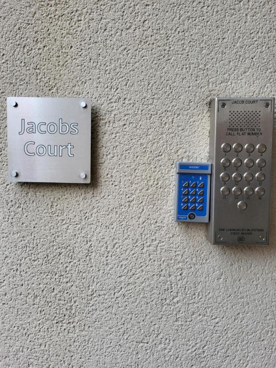 Jacobs Court - Housity