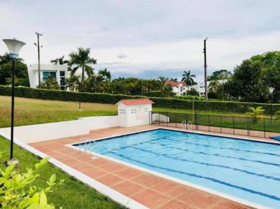 Hermosa casa quinta La Estancia Melgar - Housity