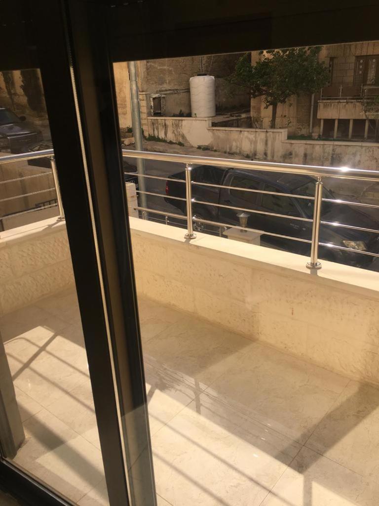 New and cosy apartment in Amman (Al Weibdeh) - Housity