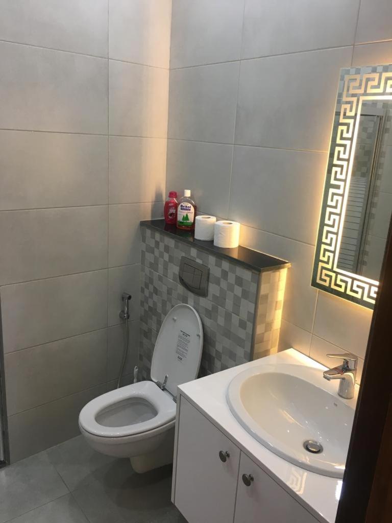 New and cosy apartment in Amman (Al Weibdeh) - Housity