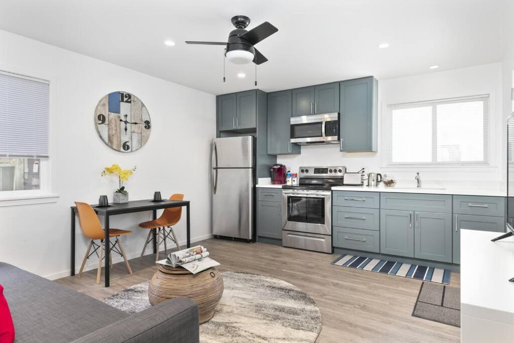 OLD New 2bed1bath near SFO train C - Housity