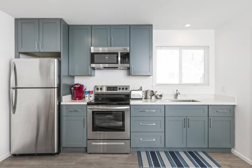 OLD New 2bed1bath near SFO train C - Housity