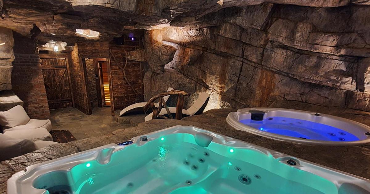 Luksusowy domek w Osadzie Jaworzyna z jaskinią SPA - Housity