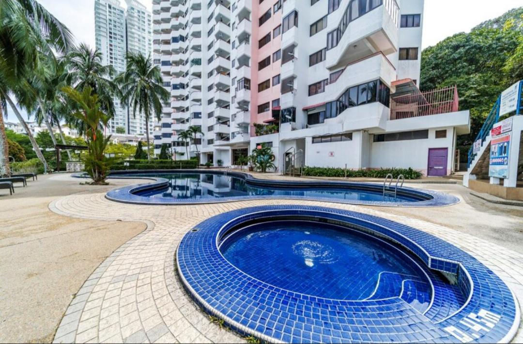 Deluxe VIP Seaview Batu Ferringhi 1503 - 3 Rooms - Housity