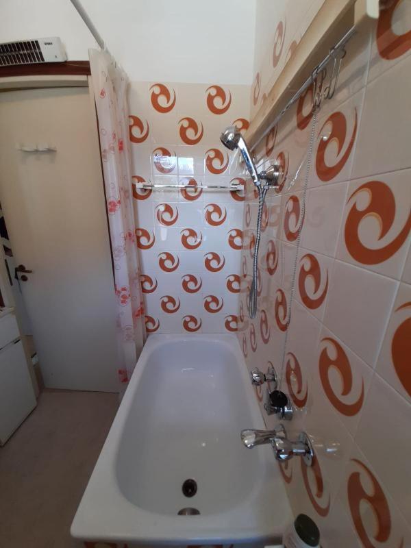 Lovely 1bedroom apartment central valley location - Housity