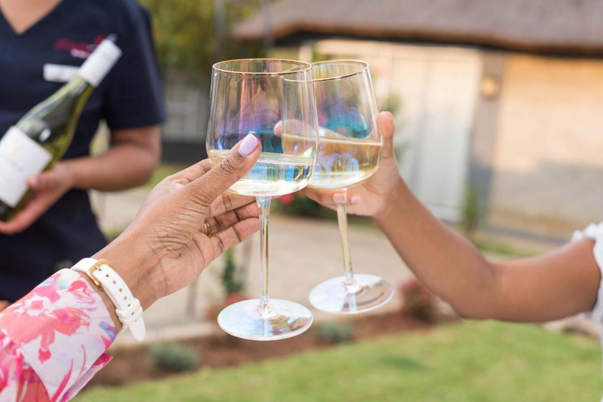 TshiBerry Bed & Breakfast - Housity
