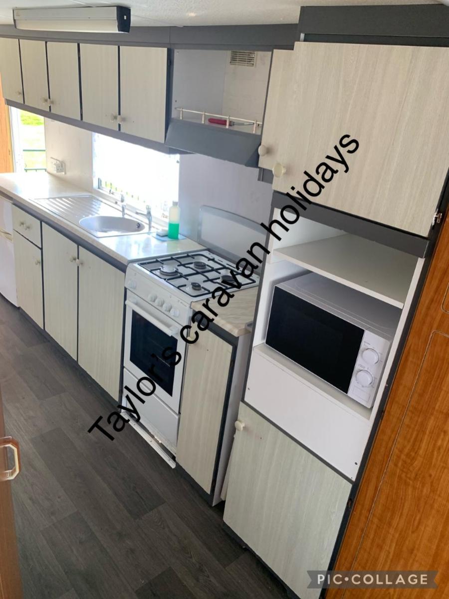 Taylor's Caravan Holiday's 9 berth - Housity