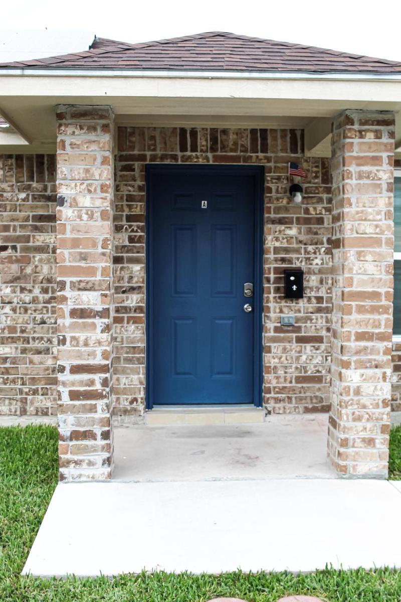 Casa Roble. Downtown Brownsville - Housity