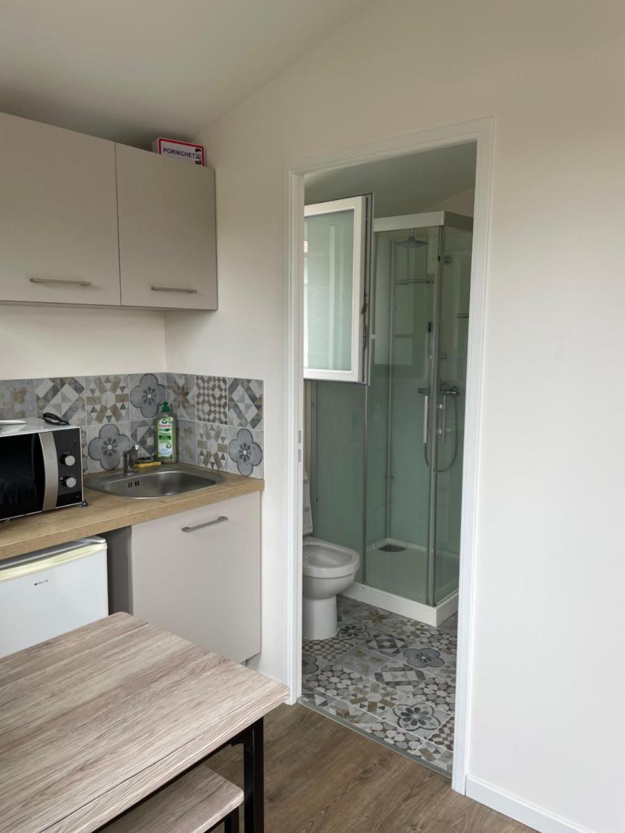 joli studio neuf tout equipé, wifi - Housity