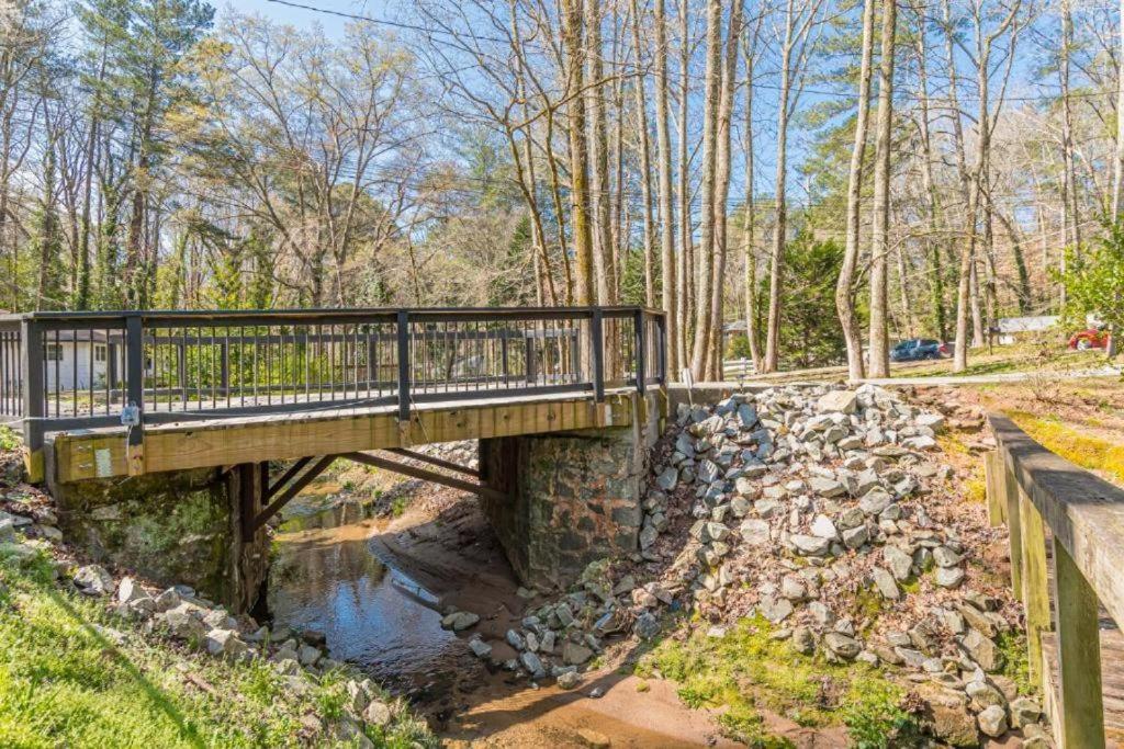 The Sweet Creek Luxurious Villas - Housity